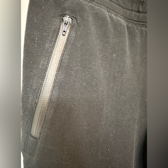 Alo Yoga Urban Moto Jogger Sweatpants Black Tapered Zip Pockets Gym - Picture 6 of 9